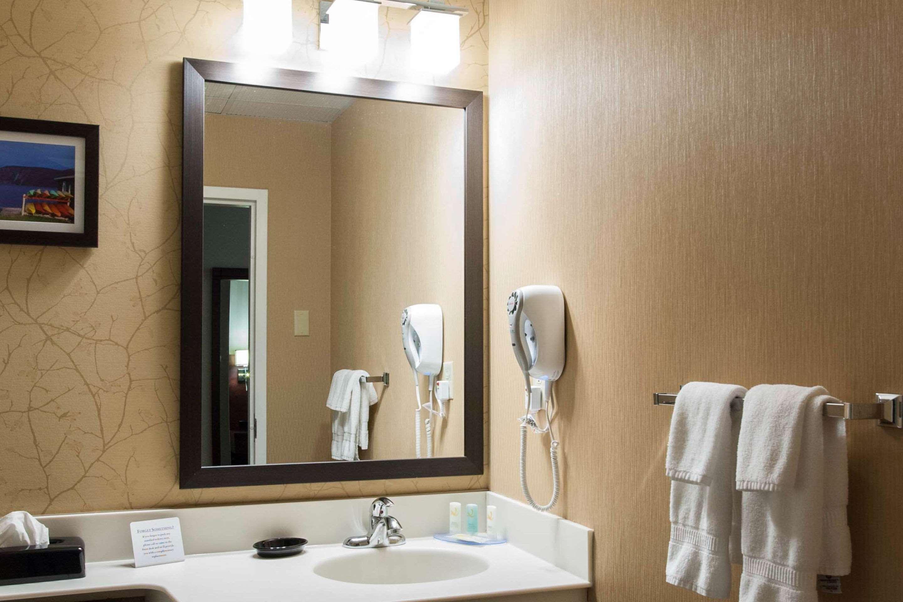 Quality Hotel & Suites Gander Buitenkant foto